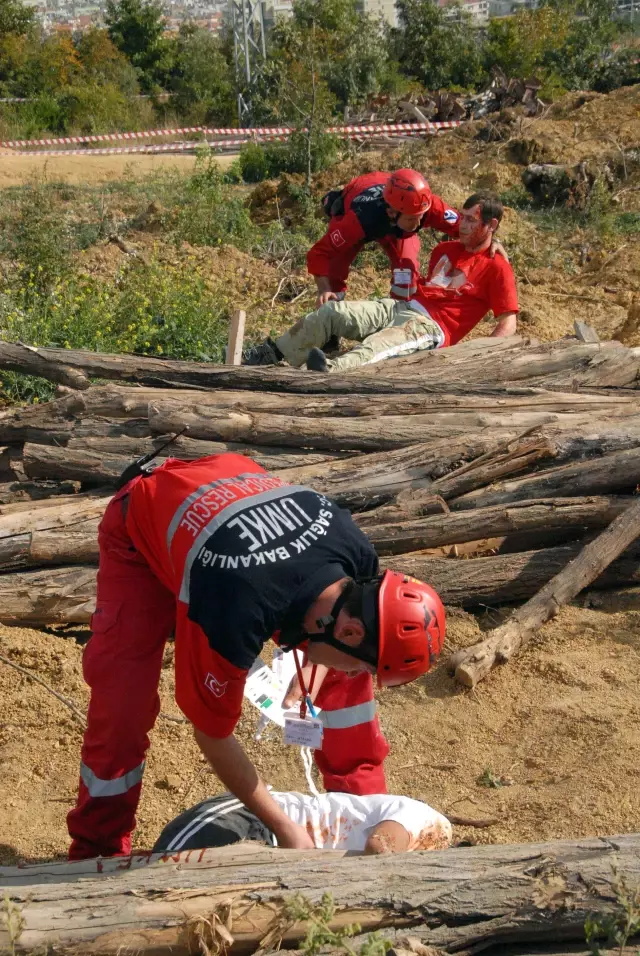 Ulusal Medikal Kurtarma Ekibi (Umke) Doğal Afetlere Hazırlık Tatbikatı Yaptı Ulusal Medikal Kurtarma Ekibi (Umke) Doğal Afetlere Hazırlık Tatbikatı Yaptı