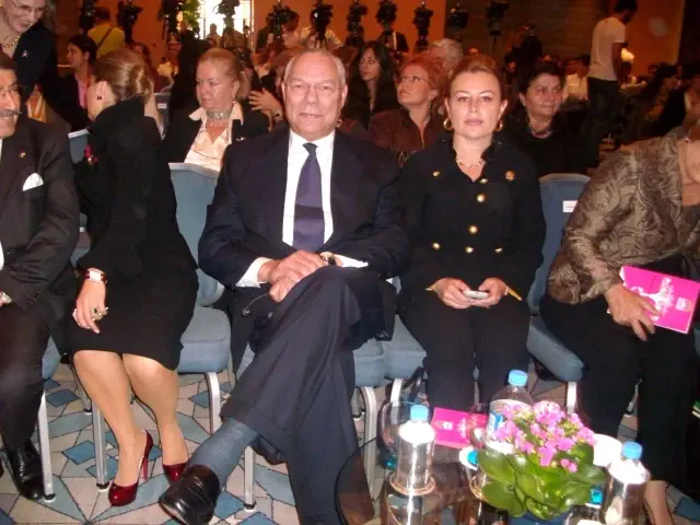 ABD Dışişleri Eski Bakanı Colin Powell: Hükümetin Demokrasi Açılımı Dünyaya Örnek Olur. ABD Dışişleri Eski Bakanı Colin Powell: Hükümetin Demokrasi Açılımı Dünyaya Örnek Olur.