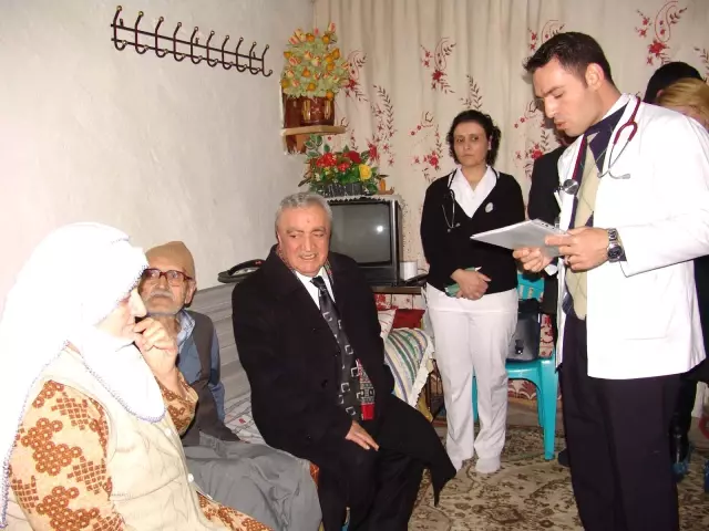 Evde Bakım Hizmeti Alan Yaşlılara Ziyaret Haberler