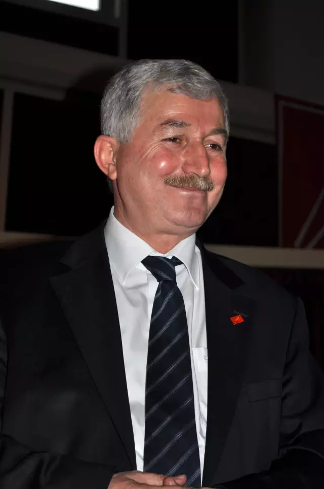 Balıkesir CHP'de İrfan Barış Yeniden Başkan Seçildi