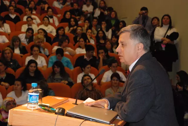 Rektör Akınoğlu �Kadın Sığınma Evi Projesi� Hazırlayana Kampusten Bir