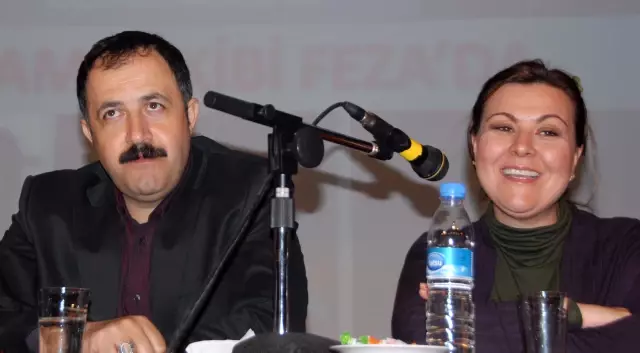 'Kollama Oyuncuları' Öğrencilerin Gönlünü Fethetti 'Kollama Oyuncuları' Öğrencilerin Gönlünü Fethetti