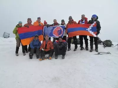 Agri Dagi Na Ermenistan Bayragi Dikilmis Haber