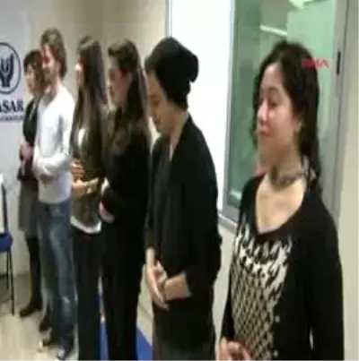 İzmir - Strese Karşı `Kahkaha Yogası´ İzmir - Strese Karşı `Kahkaha Yogası´