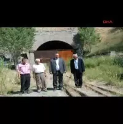 'Tüyü Bitmemiş Yetimin Hakkını Geri İstiyoruz' 'Tüyü Bitmemiş Yetimin Hakkını Geri İstiyoruz'