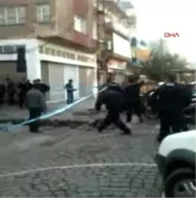 Diyarbakır Ekg Mahallede Silahlı Kavga: 1'İ Polis 2 Yaralı
(Yeniden) Diyarbakır Ekg Mahallede Silahlı Kavga: 1'İ Polis 2 Yaralı
(Yeniden)