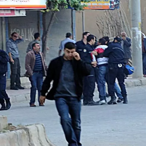 Nusaybin'de Gözaltı Gerginliği