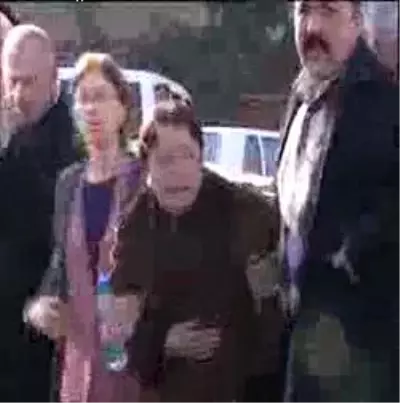 Kıvırcık Ali'nin Sanatçı Dostları Şokta
