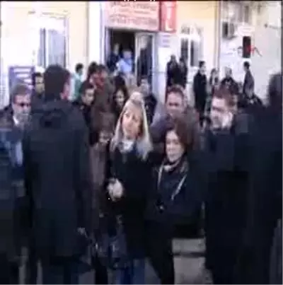 Kıvırcık Ali'nin Sanatçı Dostları Şokta
