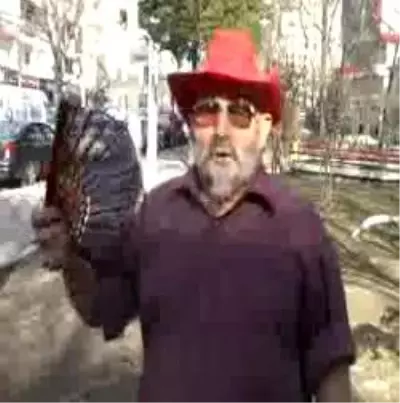 Bu Adamı Gören Üşüyor Bu Adamı Gören Üşüyor