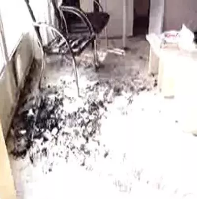 MHP İlçe Binasına Molotof