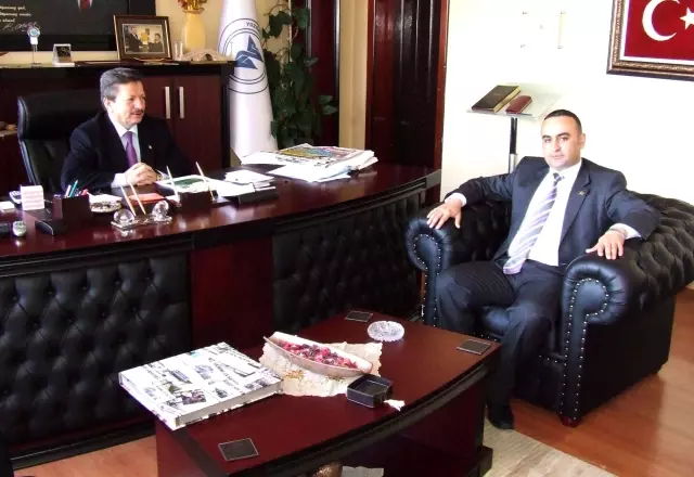 CHP Yozgat İl Teşkilatı'ndan Belediye Başkanı Başer'e Ziyaret CHP Yozgat İl Teşkilatı'ndan Belediye Başkanı Başer'e Ziyaret
