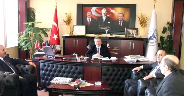 CHP Yozgat İl Teşkilatı'ndan Belediye Başkanı Başer'e Ziyaret CHP Yozgat İl Teşkilatı'ndan Belediye Başkanı Başer'e Ziyaret