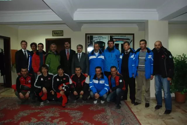 Kış Olimpiyatlarına Katılan Muşlu Sporcular, Vali Ali Çınar'ı Ziyaret Etti Kış Olimpiyatlarına Katılan Muşlu Sporcular, Vali Ali Çınar'ı Ziyaret Etti