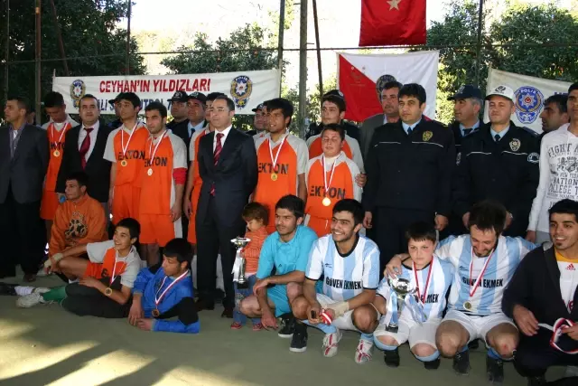 Ceyhan'da Yıldızlar Halı Saha Futbol Turnuvası Sonuçlandı