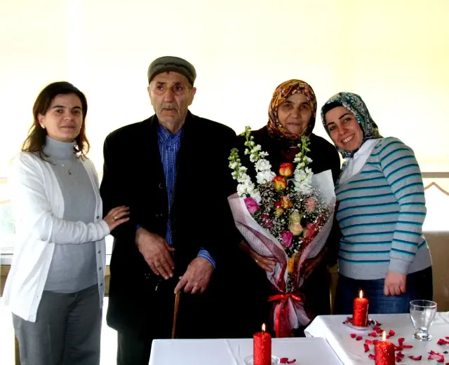 Sevgi Ne Araba İster, Ne De Ev Sevgi Ne Araba İster, Ne De Ev