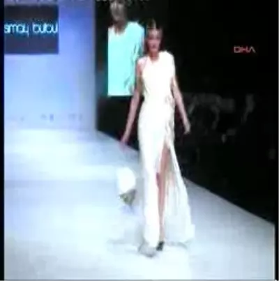İzmir Büyücüsü, Podyumda İzmir Büyücüsü, Podyumda