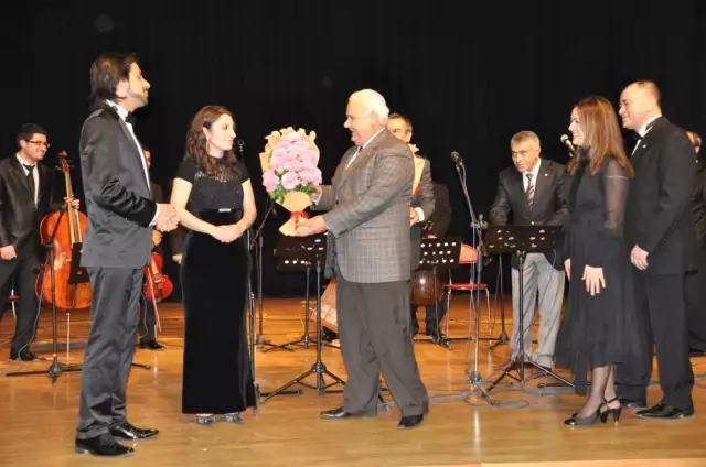Diyarbakır Devlet Klasik Türk Müziği Korosu Siirt'te Konser Verdi