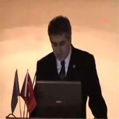 Twitter Diktatör Deviriyor