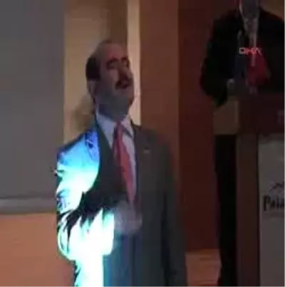 Twitter Diktatör Deviriyor