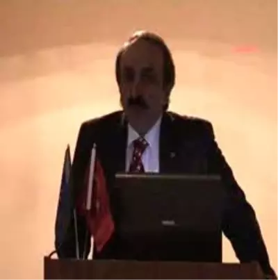 Twitter Diktatör Deviriyor