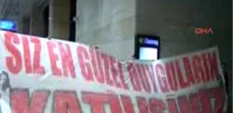 Yeniden Galatasaray Ankara'da Küfürle Karşılandı