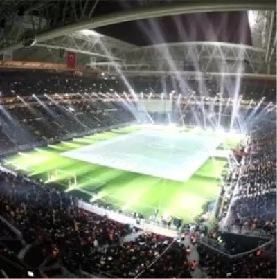 Galatasaray ikinci yarıya Giresunspor maçı ile başlıyor ...