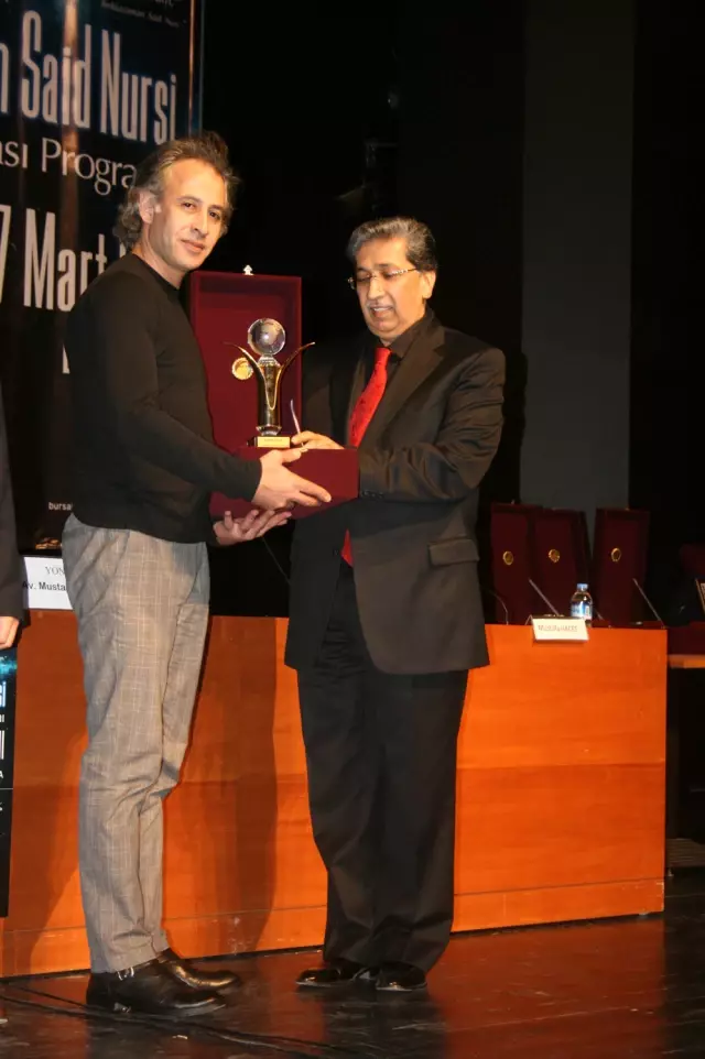 '2011 Bediüzzaman Medya Onur Ödülleri' Sahiplerini Buldu '2011 Bediüzzaman Medya Onur Ödülleri' Sahiplerini Buldu