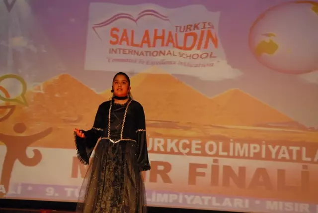 Mısır, Türkçe Şarkılar ve Tennure ile Coştu Mısır, Türkçe Şarkılar ve Tennure ile Coştu
