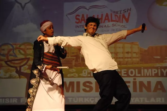 Mısır, Türkçe Şarkılar ve Tennure ile Coştu Mısır, Türkçe Şarkılar ve Tennure ile Coştu