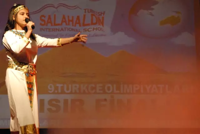 Mısır, Türkçe Şarkılar ve Tennure ile Coştu Mısır, Türkçe Şarkılar ve Tennure ile Coştu