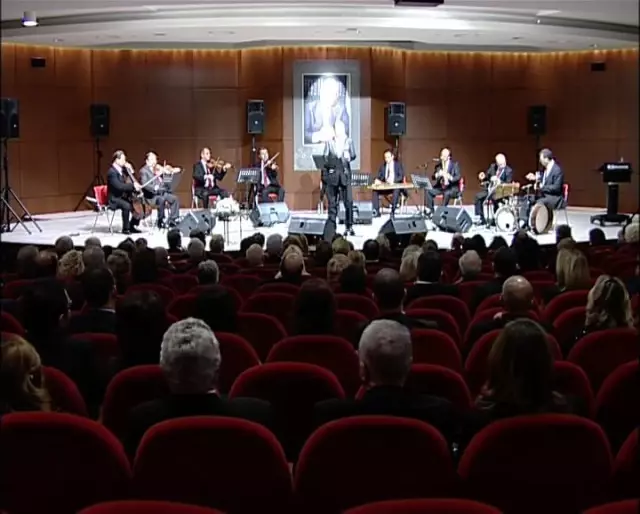 Sakıp Sabancı Sevdiği Şarkılarla Anıldı Sakıp Sabancı Sevdiği Şarkılarla Anıldı