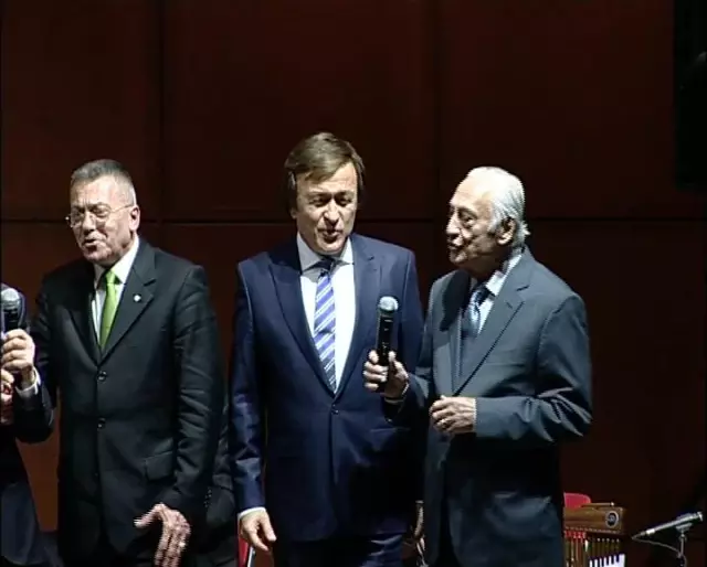 Sakıp Sabancı Sevdiği Şarkılarla Anıldı Sakıp Sabancı Sevdiği Şarkılarla Anıldı