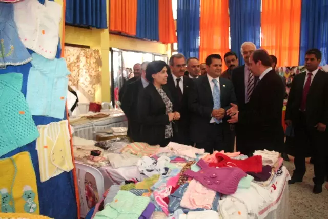 Dörtyol'da Öğrenciler Yararına Kermes Açıldı
