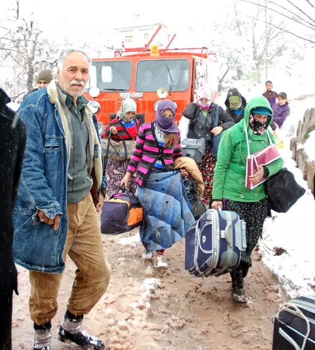 Malatya'da Fidan Dikiminde Çalışan Mevsimlik İşçiler Mahsur Kaldı