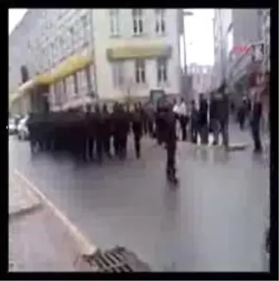 Özel Harekat'tan 'bozkurt' Sloganlı Yürüyüş