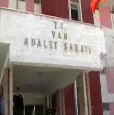 Taraf Muhabiri Baransu'nun 'Dinlenme' Davası Taraf Muhabiri Baransu'nun 'Dinlenme' Davası