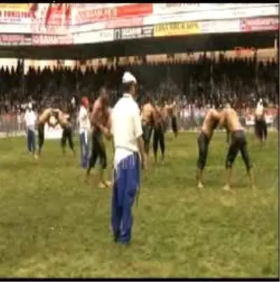 Altın Kemer'i Bakan Gönül Taktı Altın Kemer'i Bakan Gönül Taktı