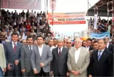 Altın Kemeri Bakan Vecdi Gönül Taktı Altın Kemeri Bakan Vecdi Gönül Taktı