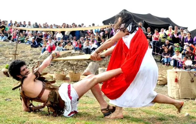 Pedasa Festivali Renkli Görüntülerle Sona Erdi Pedasa Festivali Renkli Görüntülerle Sona Erdi