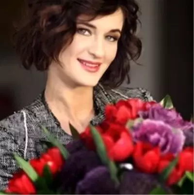Anjelika Akbar, Ağrı, Tezeren Köyü’ndeki Okul Yapım Projesi İçin Konser Veriyor Anjelika Akbar, Ağrı, Tezeren Köyü’ndeki Okul Yapım Projesi İçin Konser Veriyor