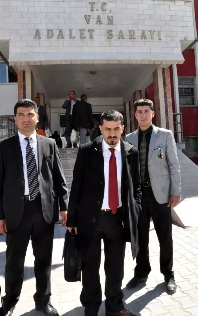 Baransu ve Eşini Dinleyen Askerlere Ceza Yağdı Baransu ve Eşini Dinleyen Askerlere Ceza Yağdı