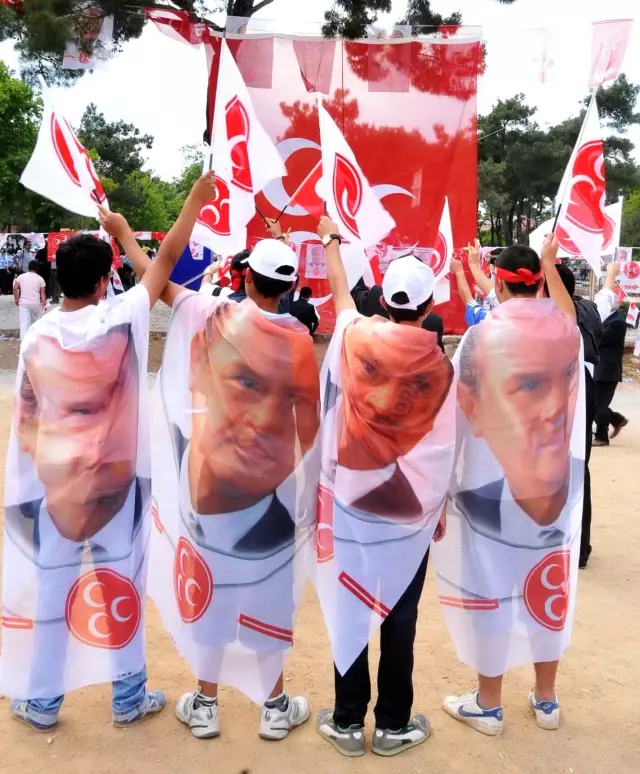 Bahçeli, 'yolsuzluklarla Mücadele Etmezsem Namerdim' Bahçeli, 'yolsuzluklarla Mücadele Etmezsem Namerdim'