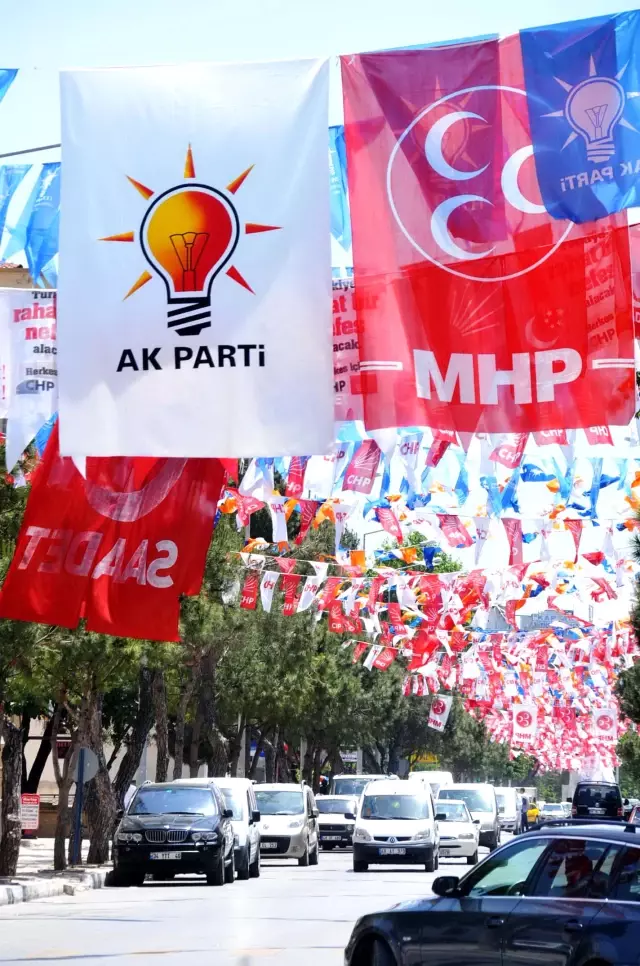 Bahçeli, 'yolsuzluklarla Mücadele Etmezsem Namerdim' Bahçeli, 'yolsuzluklarla Mücadele Etmezsem Namerdim'