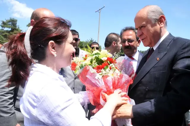 Bahçeli, 'yolsuzluklarla Mücadele Etmezsem Namerdim' Bahçeli, 'yolsuzluklarla Mücadele Etmezsem Namerdim'