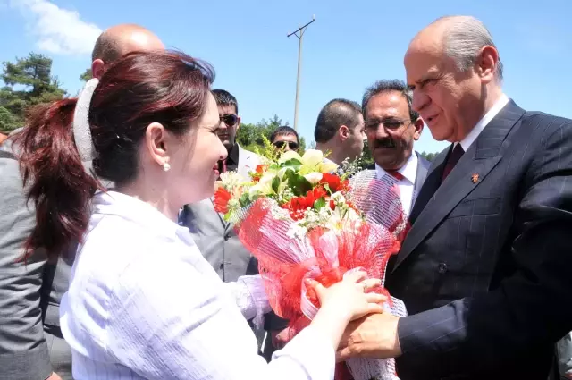 Bahçeli, 'yolsuzluklarla Mücadele Etmezsem Namerdim' Bahçeli, 'yolsuzluklarla Mücadele Etmezsem Namerdim'
