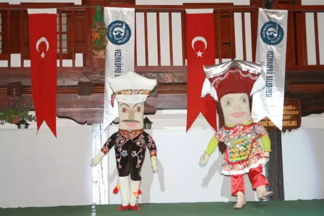 Vezirköprü'de Halk Dansları Coşkusu Vezirköprü'de Halk Dansları Coşkusu