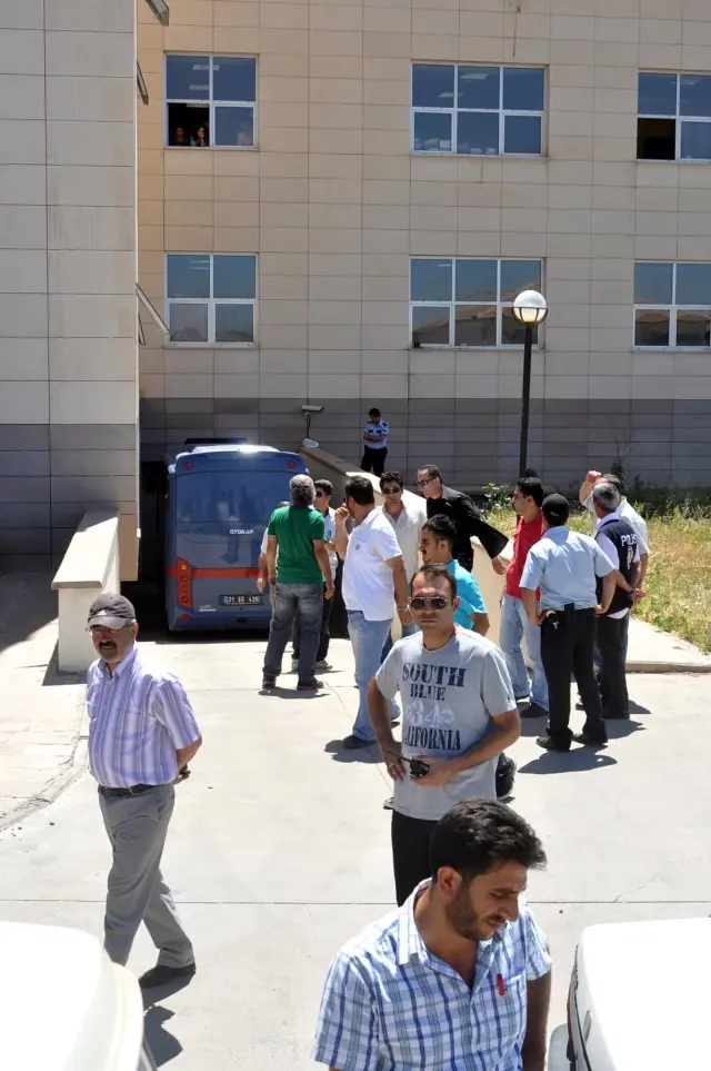 Dicle, YSK'dan Savunması İçin Ek Süre İstedi