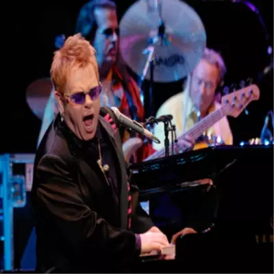 John'u 20 Bin Kişi Ayakta Alkışladı
