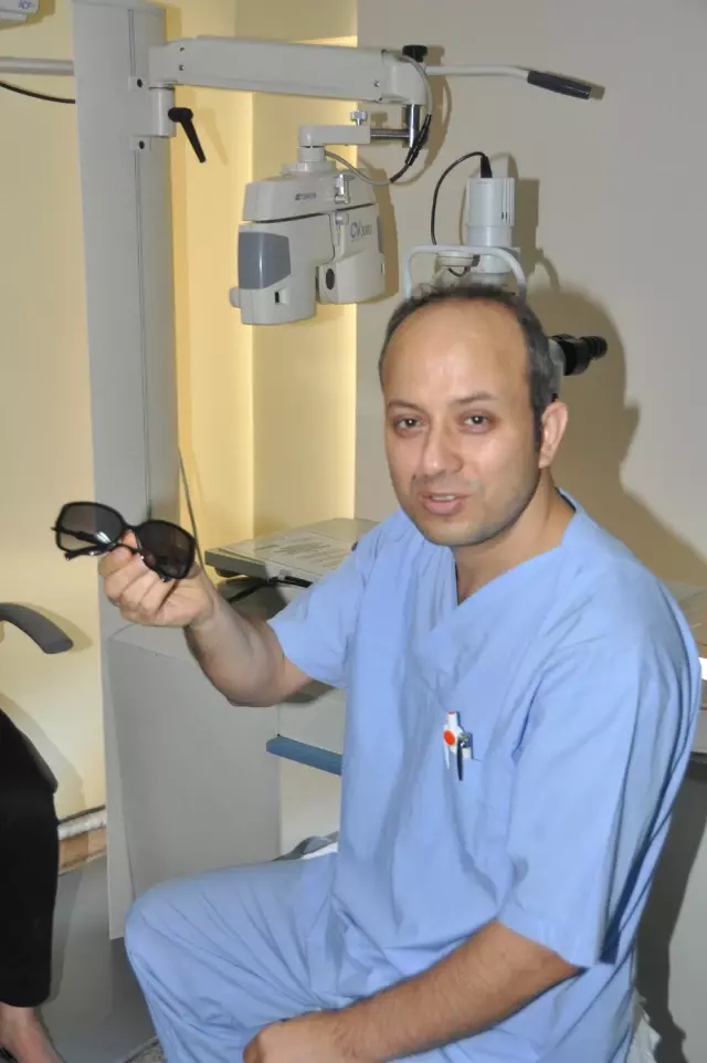 'Güneş Gözlüğü, Aksesuar Olarak Görülmemeli, Göz Sağlığı İçin Gerekli' 'Güneş Gözlüğü, Aksesuar Olarak Görülmemeli, Göz Sağlığı İçin Gerekli'